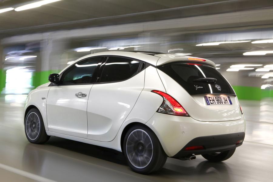  Lancia Ypsilon 2011 года  (фото 11 из 96)